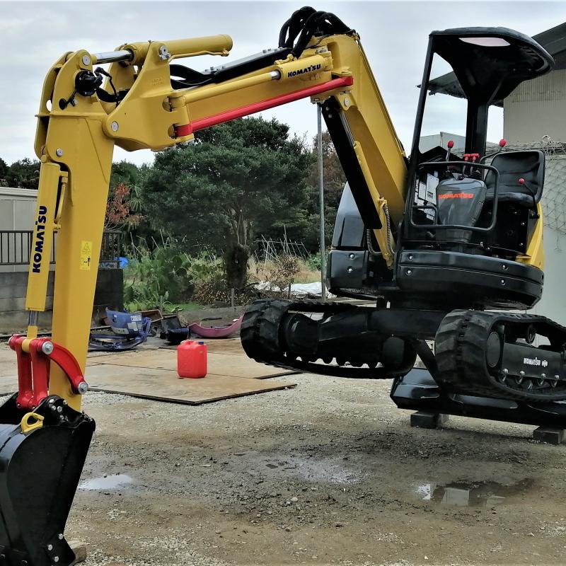 KOMATSU EXCAVATOR  PC38UU-2