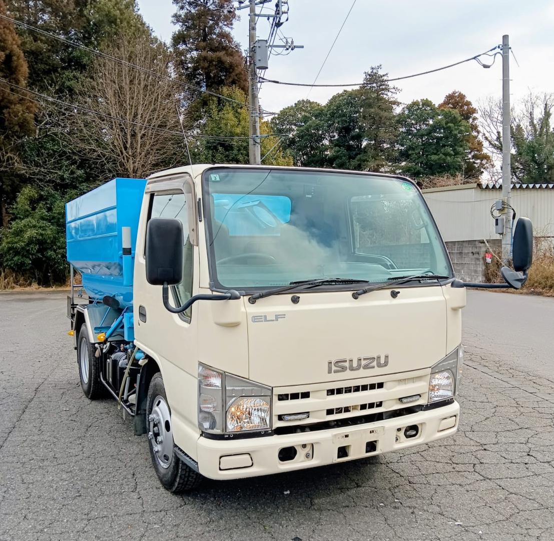 VACUUM TRUCK ISUZU